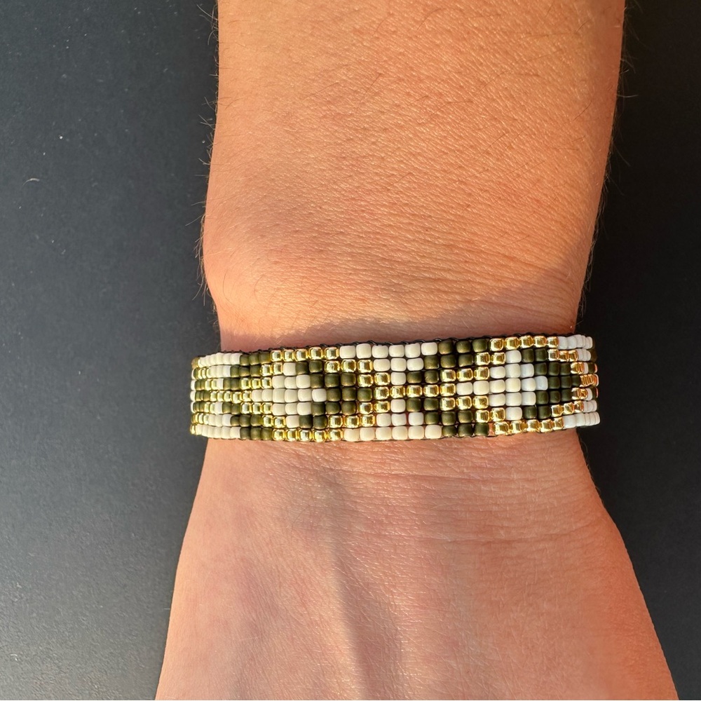 Handmade Beaded Bracelet - Picture 4 of 10